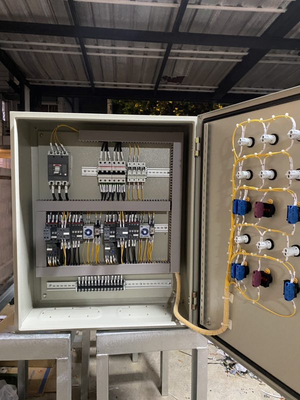 ตู้ควบคุมปั๊มน้ำชิลเลอร์