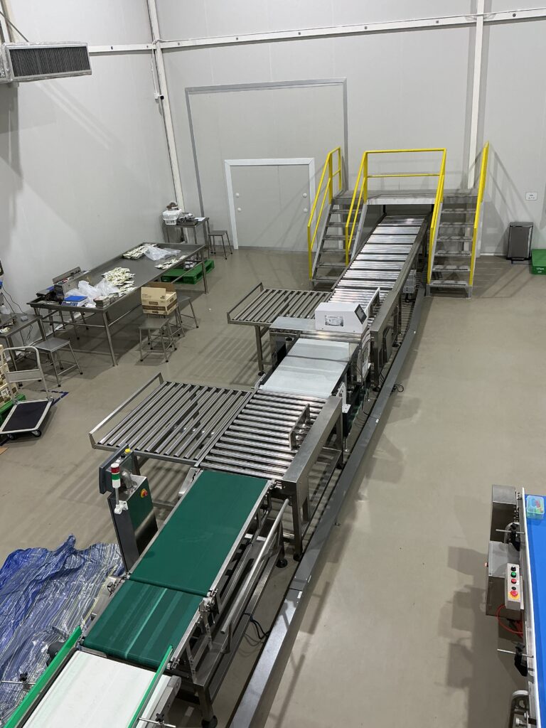 ระบบสายพานลำเลียงอาหารสัตว์ภายในโรงงาน Sun Operation