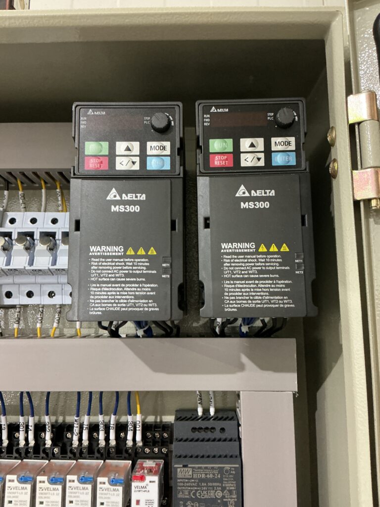 Delta MS300 Inverter ภายในตู้ Conveyor Control Panel