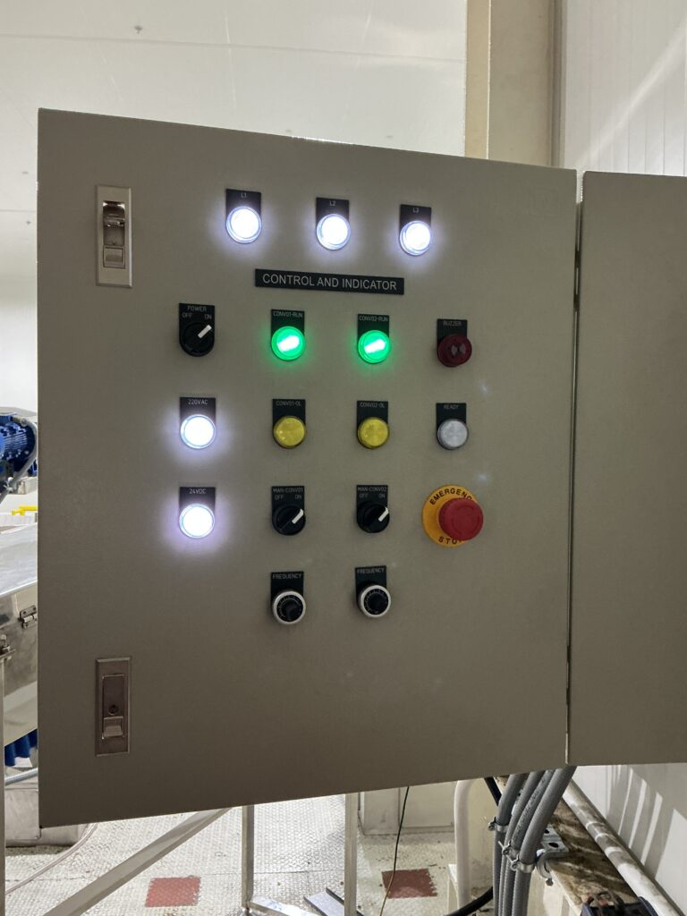 ตู้ Conveyor Control Panel สำหรับควบคุมเครื่องจักรอุตสาหกรรม